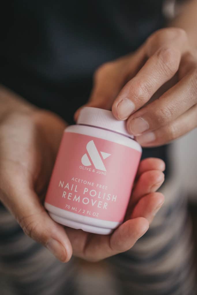 3 Best Natural Nail Polish Removers in 2023 | The New Knew